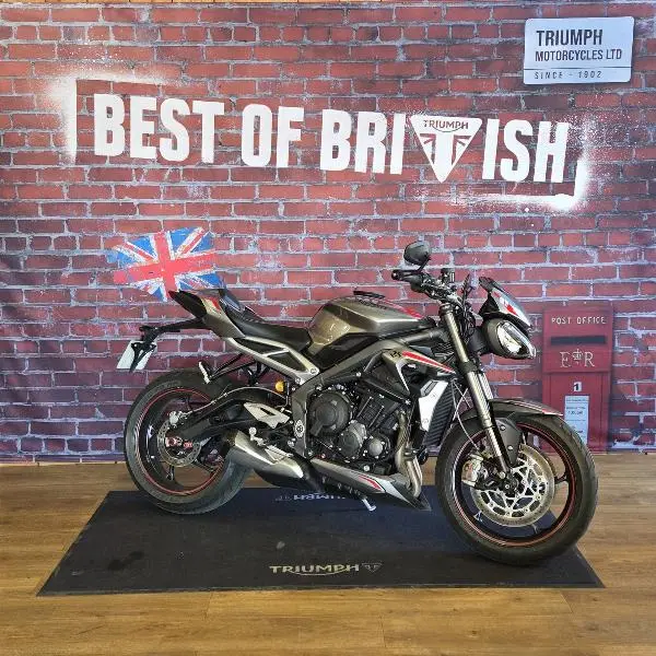 STREET TRIPLE 765 RS