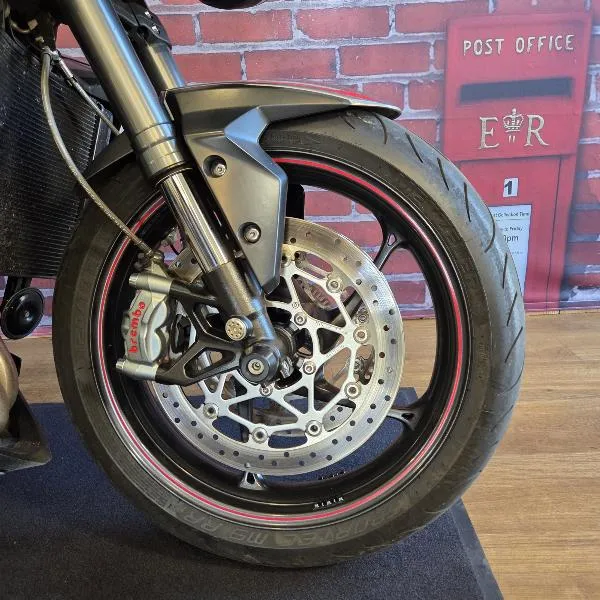 STREET TRIPLE 765 RS