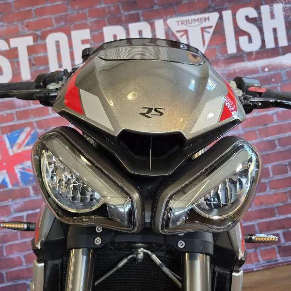STREET TRIPLE 765 RS