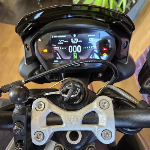 STREET TRIPLE 765 RS