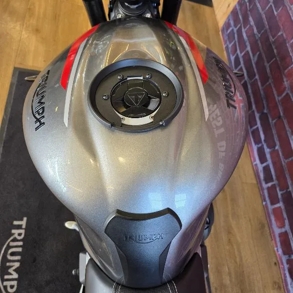 STREET TRIPLE 765 RS