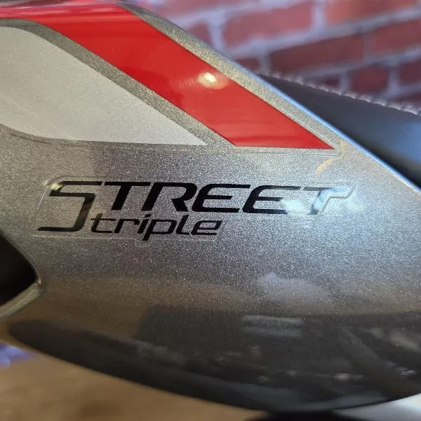 STREET TRIPLE 765 RS