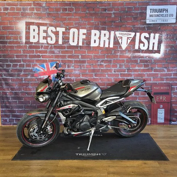 STREET TRIPLE 765 RS