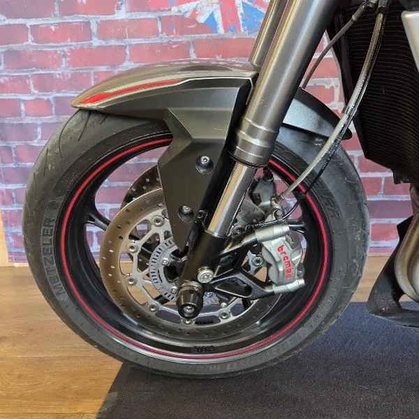 STREET TRIPLE 765 RS