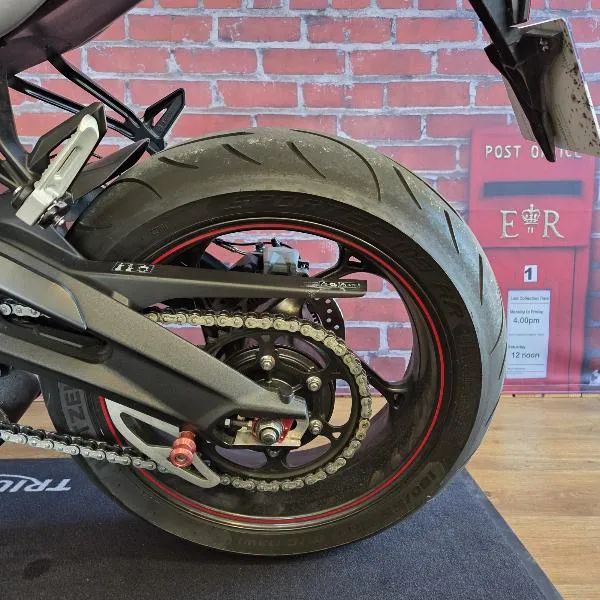 STREET TRIPLE 765 RS