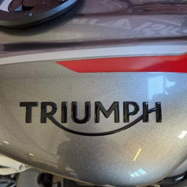 STREET TRIPLE 765 RS
