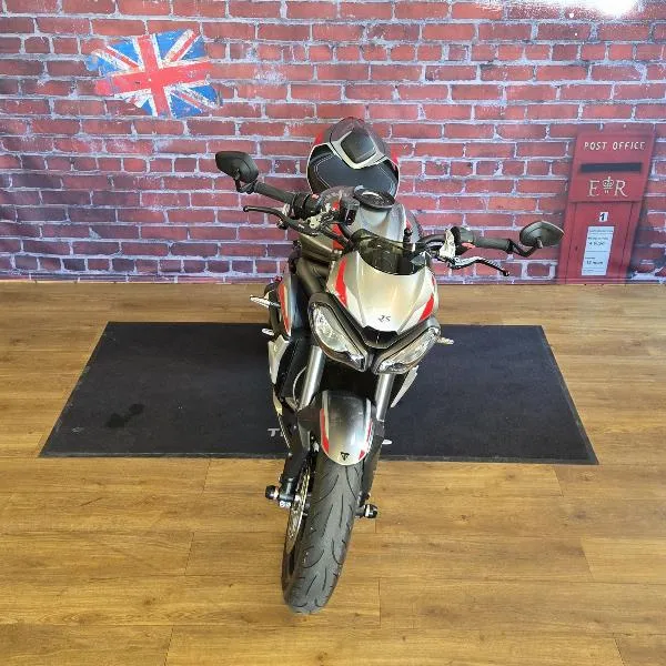 STREET TRIPLE 765 RS