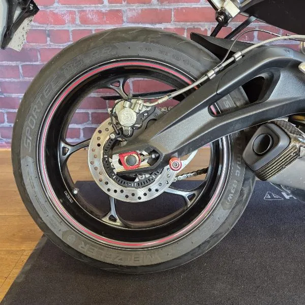 STREET TRIPLE 765 RS