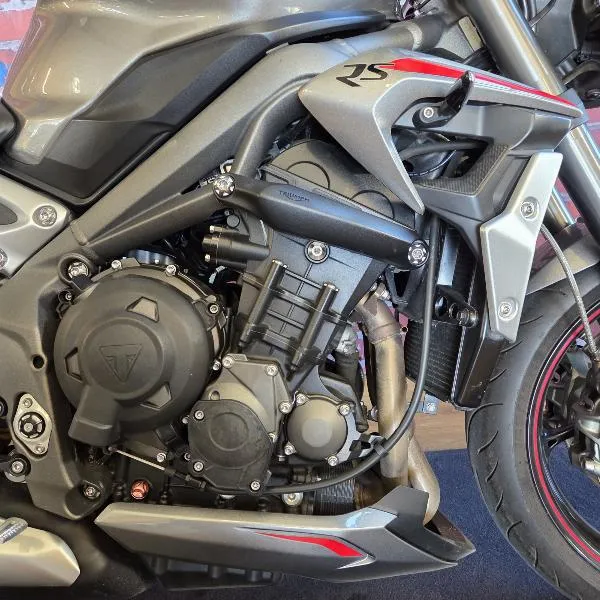 STREET TRIPLE 765 RS