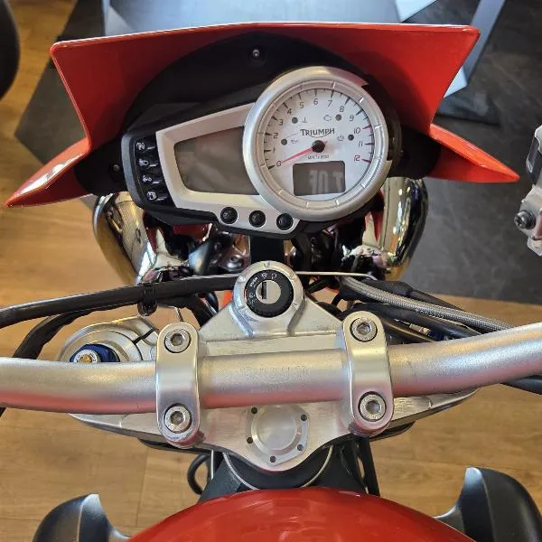 SPEED TRIPLE 1050