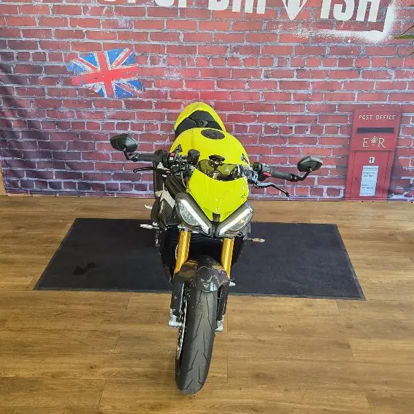Speed Triple 1200 RX