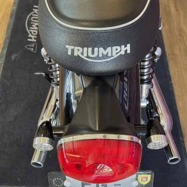 Bonneville T100