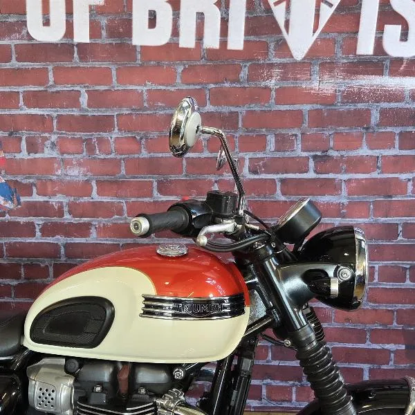 Bonneville T100