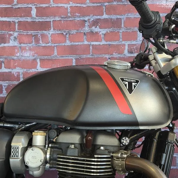 THRUXTON 1200 RS