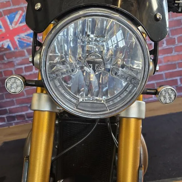 THRUXTON 1200 RS