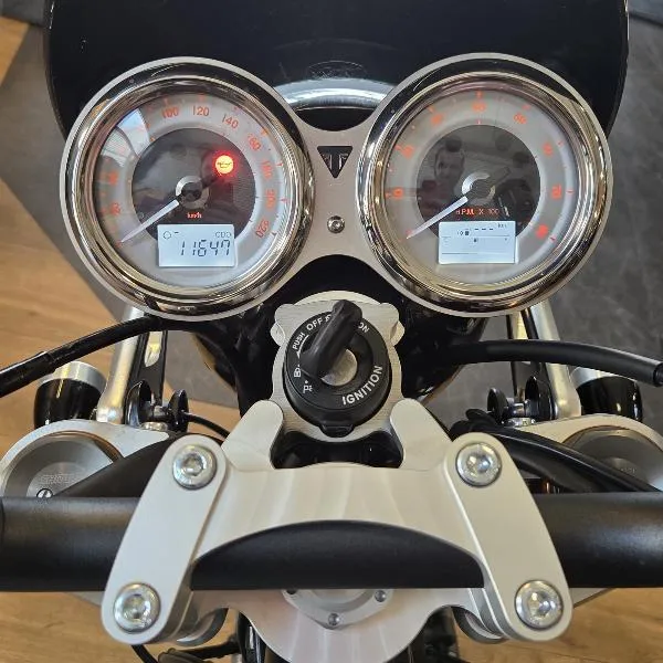 THRUXTON 1200 RS