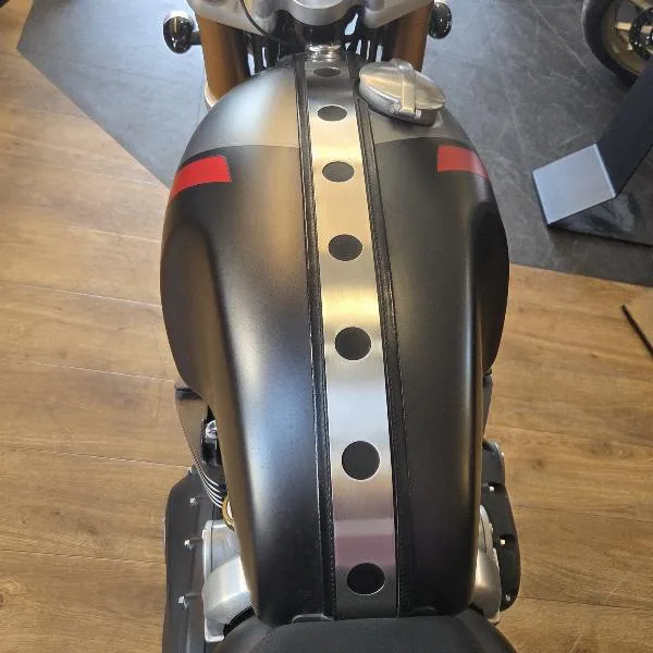 THRUXTON 1200 RS