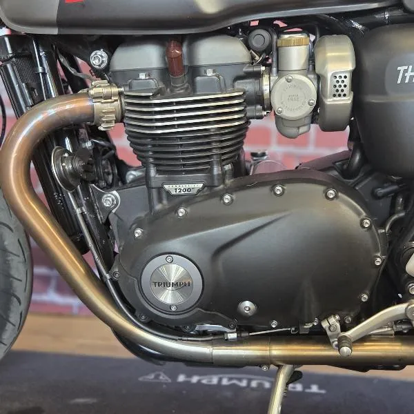 THRUXTON 1200 RS