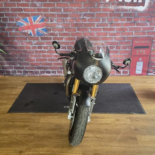 THRUXTON 1200 RS