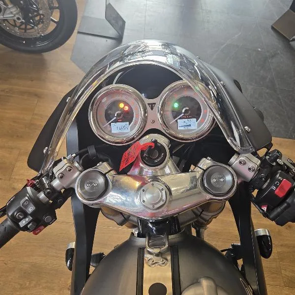 THRUXTON 1200 RS