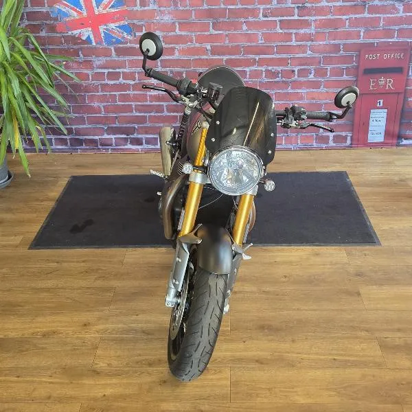THRUXTON 1200 RS
