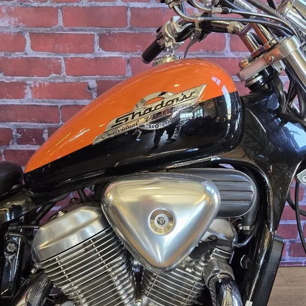 VT SHADOW 600