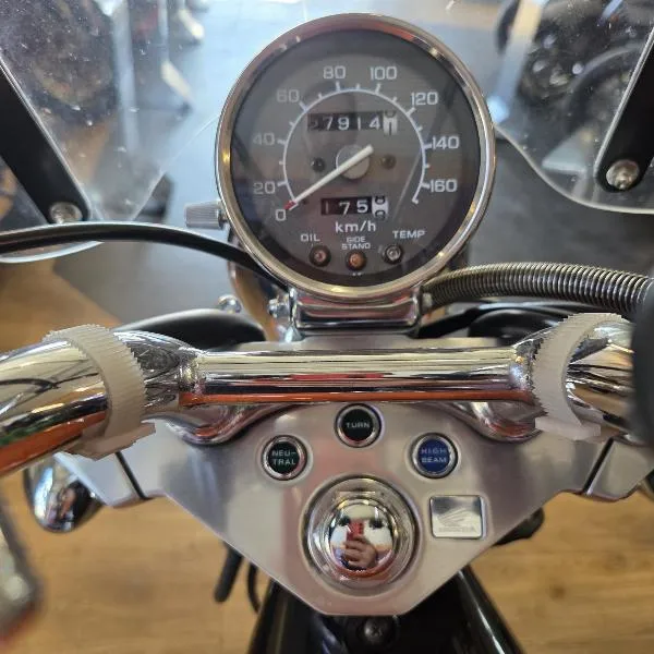 VT SHADOW 600
