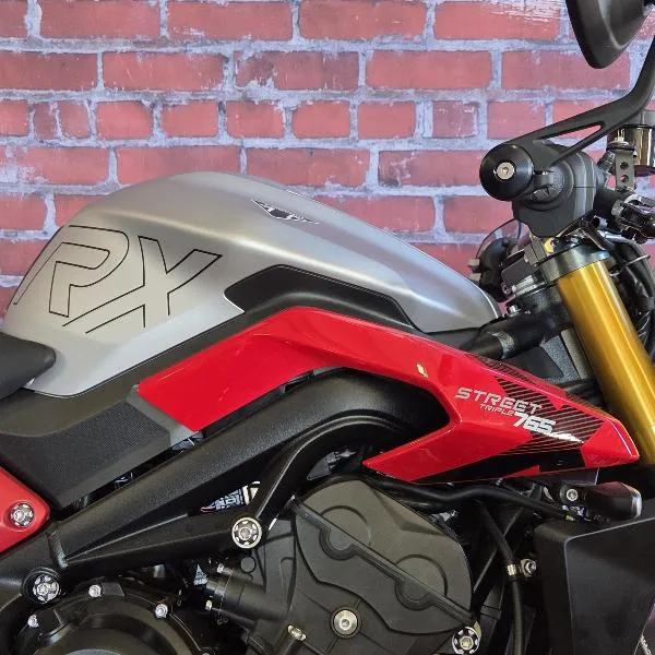 STREET TRIPLE 765 RX
