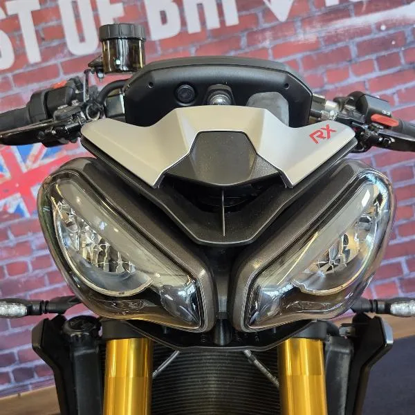 STREET TRIPLE 765 RX