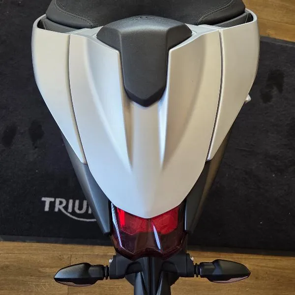 STREET TRIPLE 765 RX