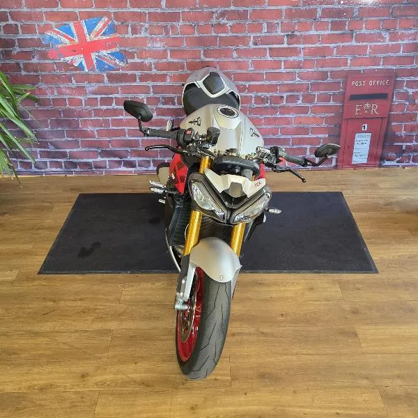 STREET TRIPLE 765 RX