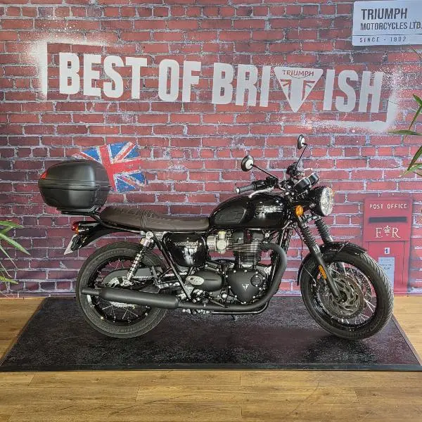 Bonneville T120 Black