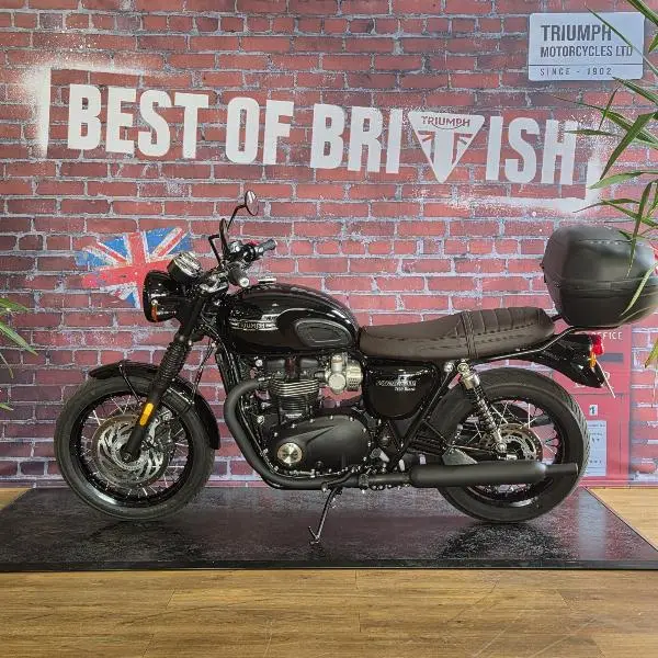 Bonneville T120 Black