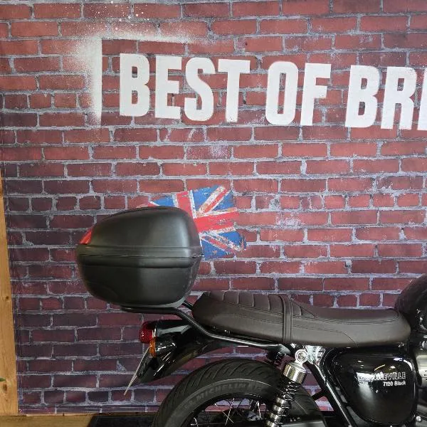 Bonneville T120 Black