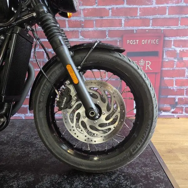 Bonneville T120 Black