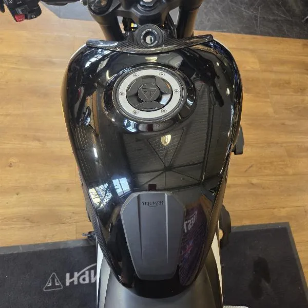 TRIDENT 660