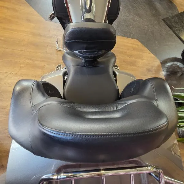 TOURING ELECTRA GLIDE 1800 LIMITED CVO