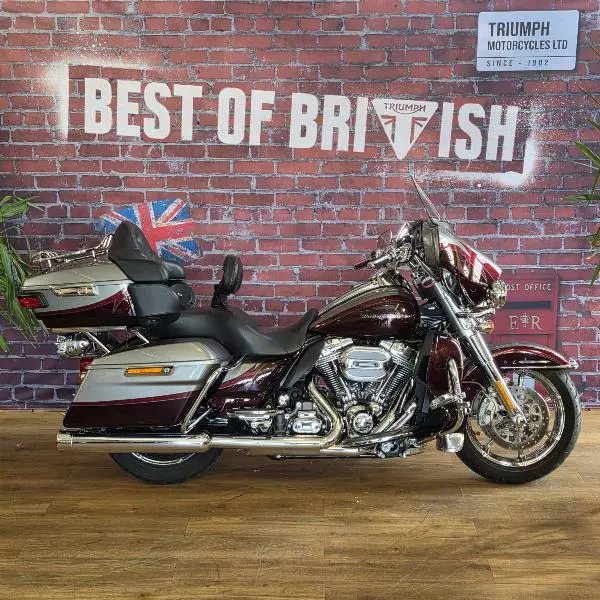 TOURING ELECTRA GLIDE 1800 LIMITED CVO