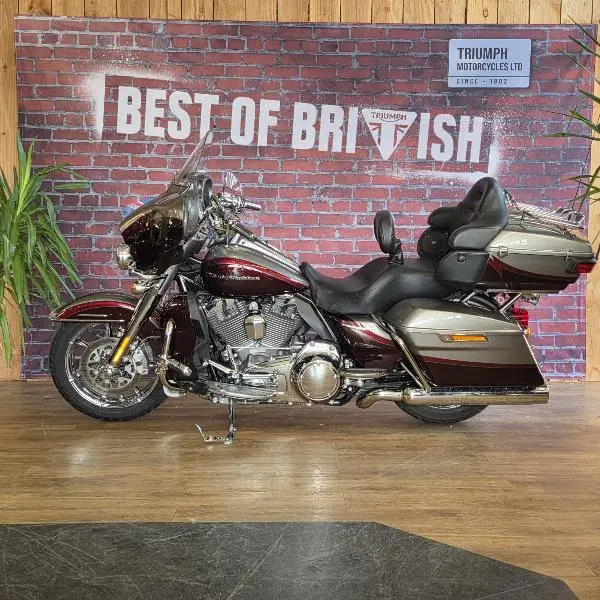 TOURING ELECTRA GLIDE 1800 LIMITED CVO