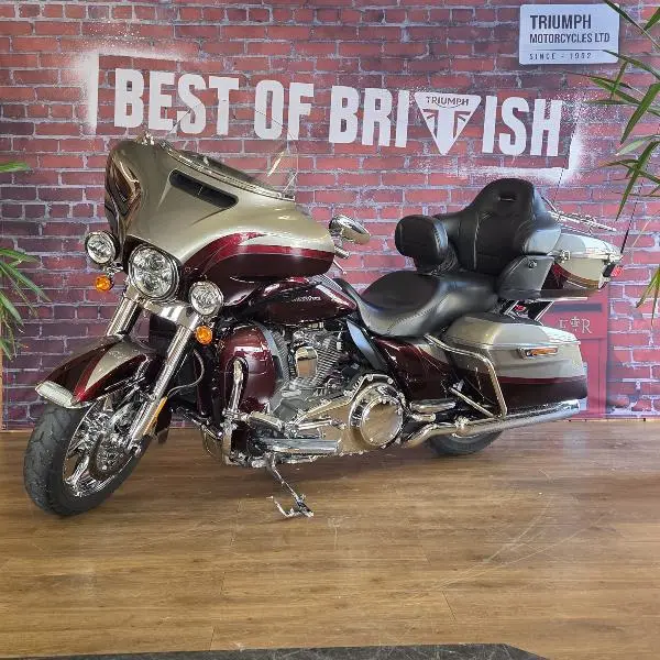 TOURING ELECTRA GLIDE 1800 LIMITED CVO
