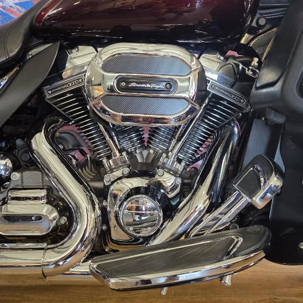 TOURING ELECTRA GLIDE 1800 LIMITED CVO