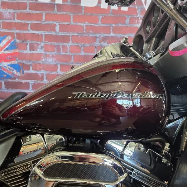 TOURING ELECTRA GLIDE 1800 LIMITED CVO