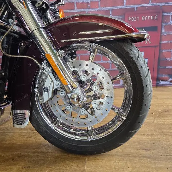 TOURING ELECTRA GLIDE 1800 LIMITED CVO