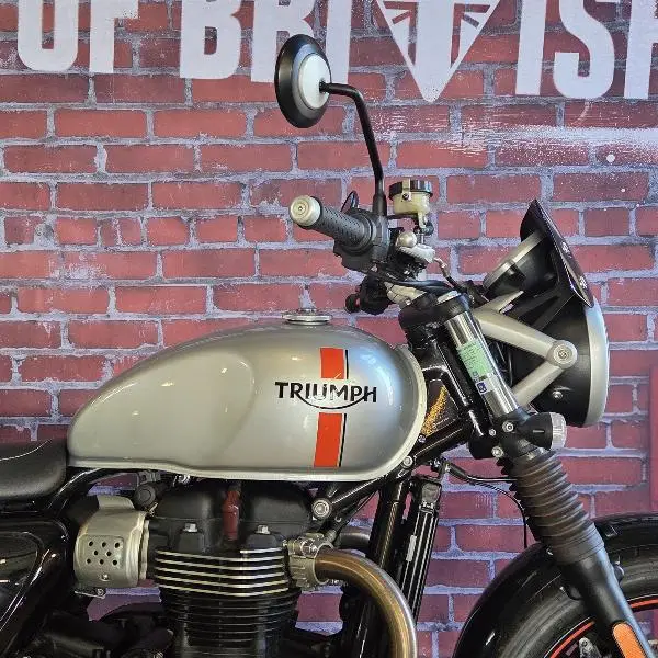 STREET TWIN  900