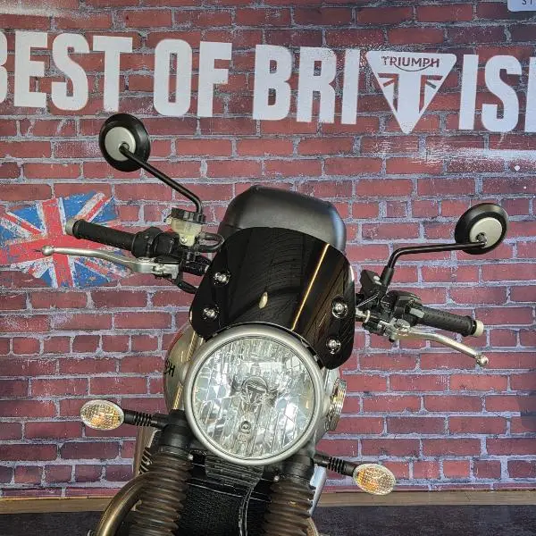 STREET TWIN  900
