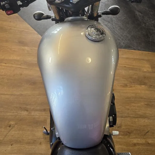 STREET TWIN  900