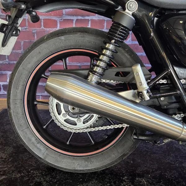 STREET TWIN  900