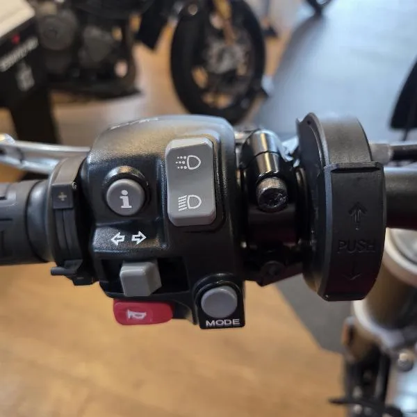 SPEED TWIN 1200