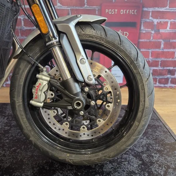 SPEED TWIN 1200
