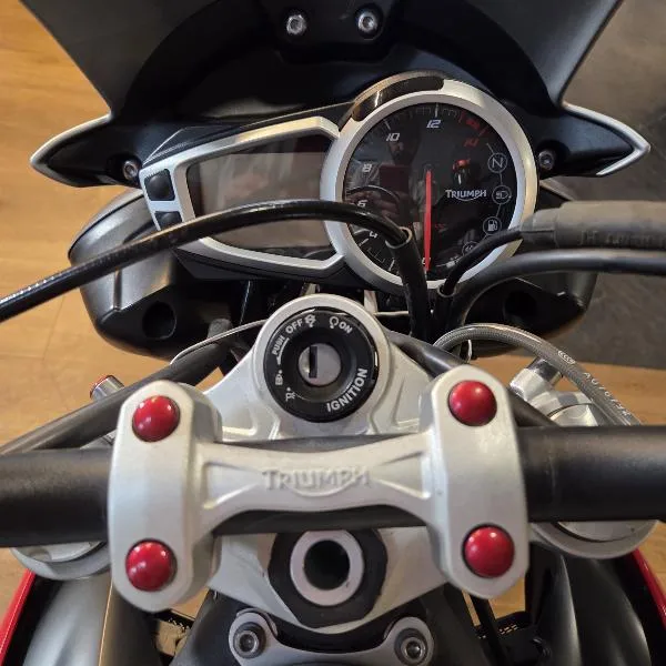 STREET TRIPLE 675 RX